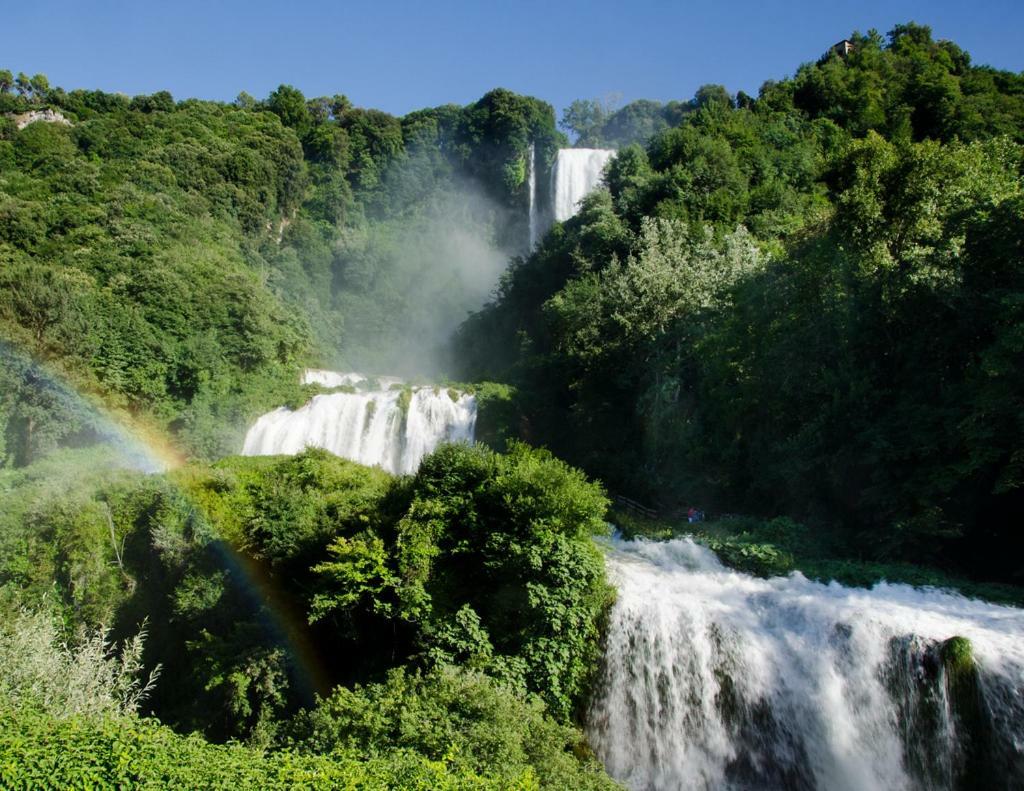 ホテル Il Casolare Della Cascata テルニ エクステリア 写真